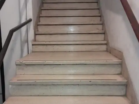 Venta Edificio tres pisos ciudad, Mendoza.