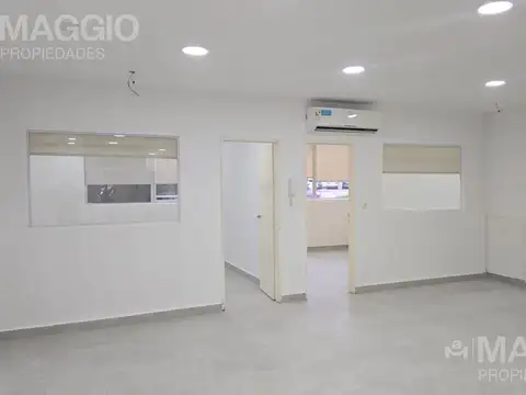 Oficina en Alquiler con 2 cocheras