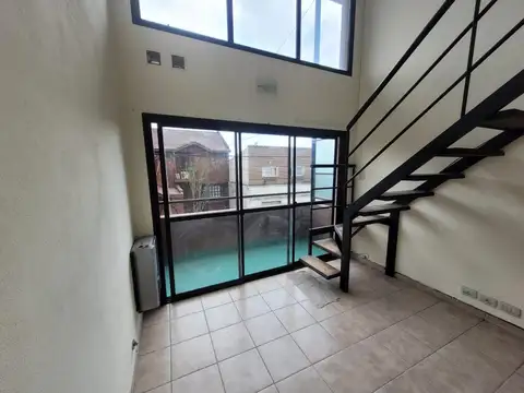 Depto Tipo Casa en Alquiler en Ezpeleta Este, $ 550.000