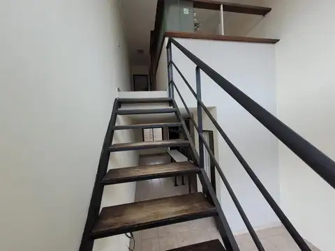 Cruz Varela 625 , Piso 1