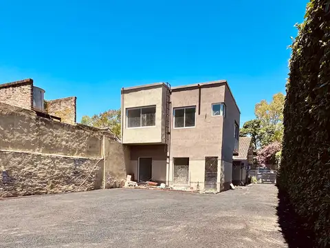 Oficina en Alquiler con 4 cocheras