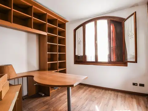 Casa en Venta con 4 cocheras