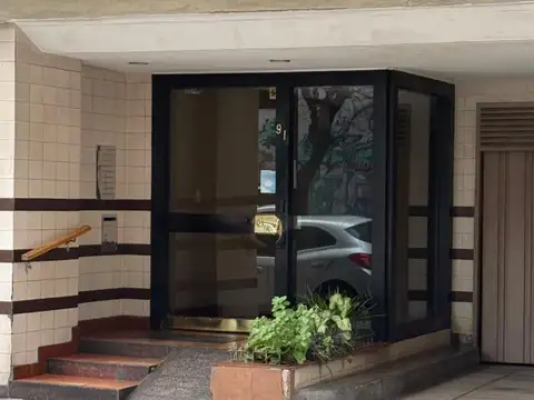 San Lorenzo 100, Piso 1°