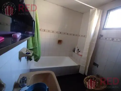 Casa 7 ambientes con 2 baños