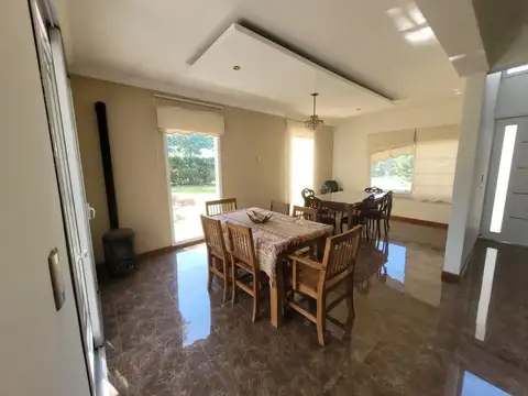 Excelente propiedad en barrio privado