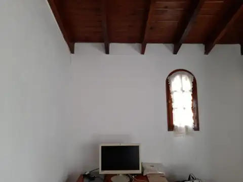 VENTA CABAÑA CON QUINCHO Y  PARQUE - BRANDSEN