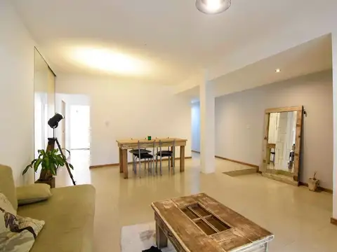 Depto Tipo Casa 6 ambientes con 2 baños