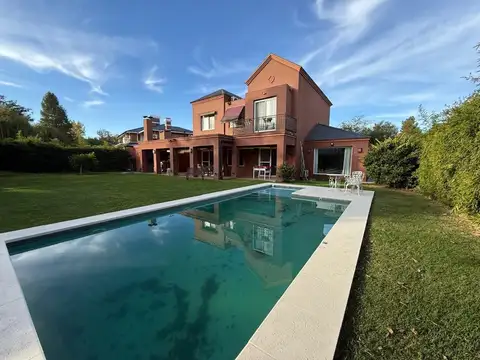 Casa en Venta en Septiembre, Escobar, G.B.A. Zona Norte APTA CREDITO