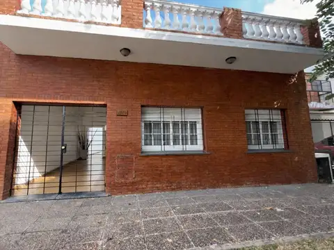 VENTA CASA C/GARAGE,FONDO, QUINCHO Y TERRAZA-WILDE
