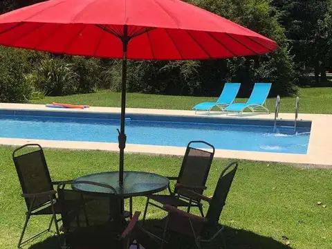 Casa en venta - 4 Dormitorios 6 Baños - 900Mts2 - Luján