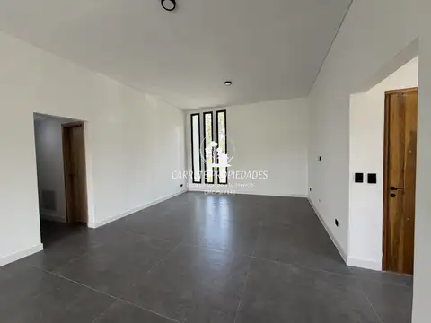 Casa en Venta en Pilar Del Este - Santa Sofia, USD 189.000