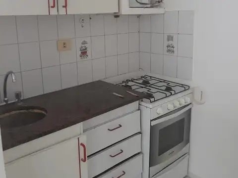 Guemes 2100 , Piso 1