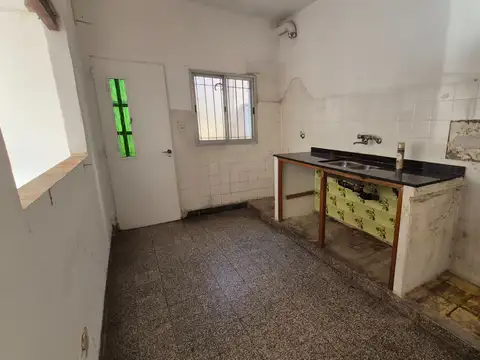 Chalet a reciclar sobre un lote de 200m2