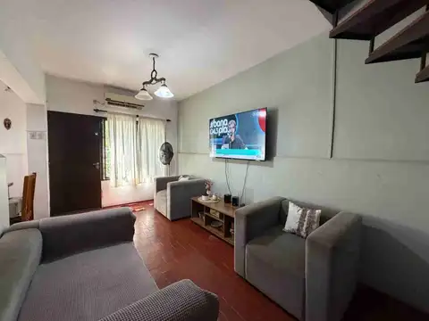 Depto Tipo Casa 4 ambientes con 1 baño