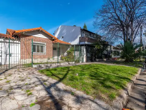 CASA 3 AMB C/ JARDIN Y COCHERA - OLIVOS