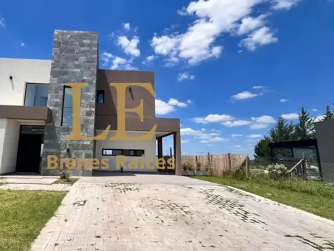 Casa en Venta en San Sebastian, USD 240.000