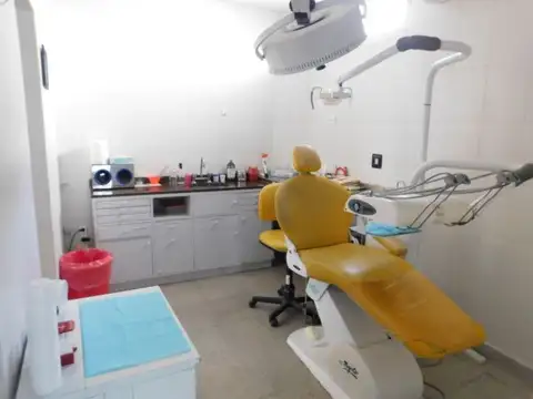 Clinica ubicada a 100 mts Plaza San Justo, 12 consultorios