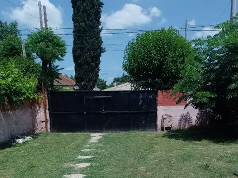 Casa 2 ambientes con 1 baño