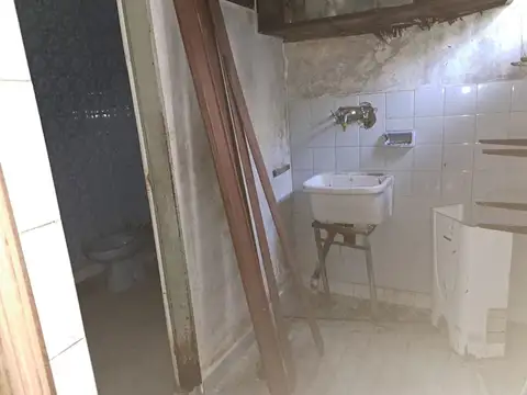 VENTA CASA BELGRANO A RECICLAR.