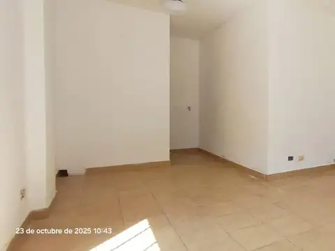 Local en Alquiler en Bella Vista, $ 400.000