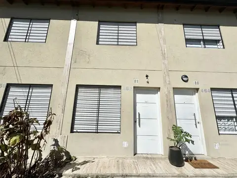 Dúplex 3 ambientes en muy buen estado.