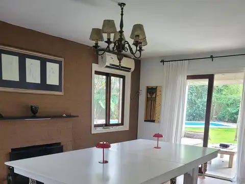 Casa 5 ambientes con 2 baños