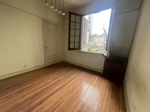 Departamento en Venta de estilo francés, 150 m² — Monserrat