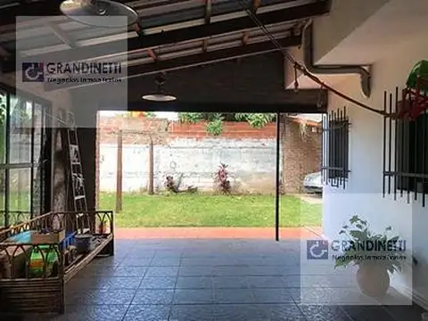 Casa 4 ambientes con 1 baño