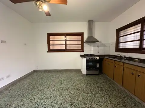 CASA DE 3 AMB.