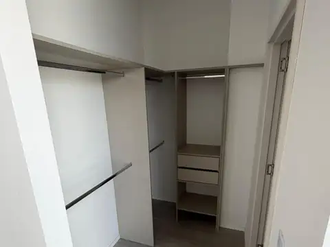 monoambiente al c frente semipisovista a calle con vestidor