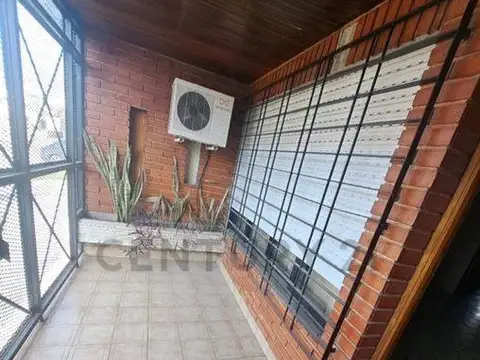Casa en venta 5 ambientes Villa Tesei, Hurlingham