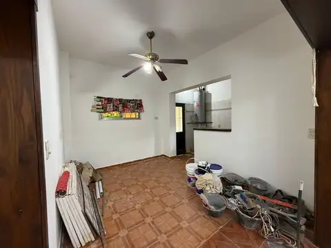 Casa 4 ambientes con 2 baños