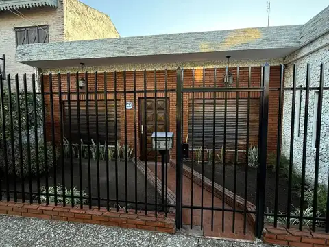 Casa en Venta en Castelar Norte, USD 129.000
