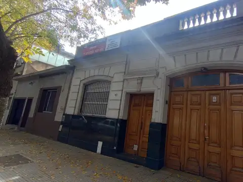 CASA 4 AMB.TODO EN BAJOS, GARAGE . FONDO Y TZA. - TNO PROPIO
