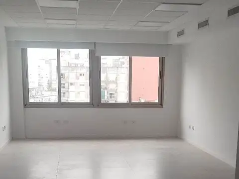 Oficina en Alquiler en Centro, $ 890.000