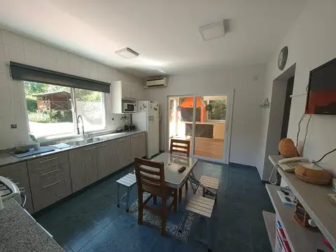 Casa 7 ambientes con 3 baños