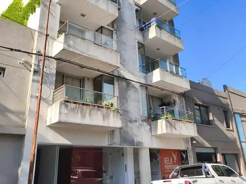 Departamento en  venta en calle colombo casi Irigoyen