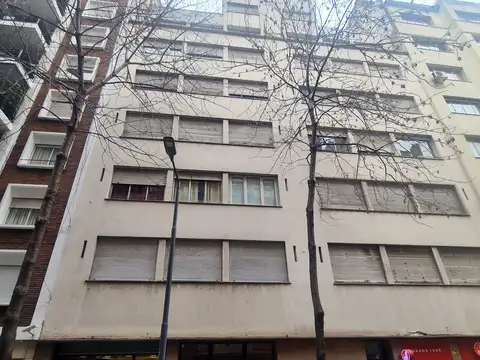 Esmeralda 1200, Piso 3