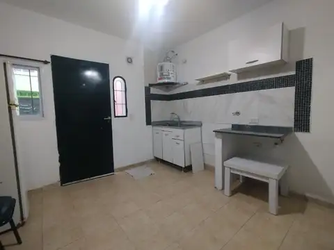 Depto Tipo Casa 2 ambientes con 1 baño