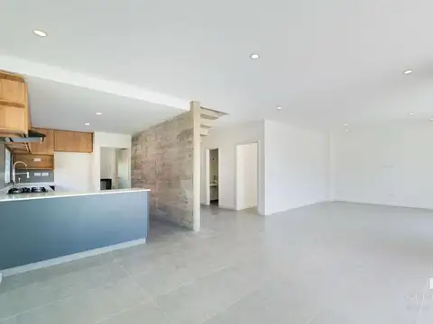 Casa a estrenar con 3 dormitorios + escritorio y piscina