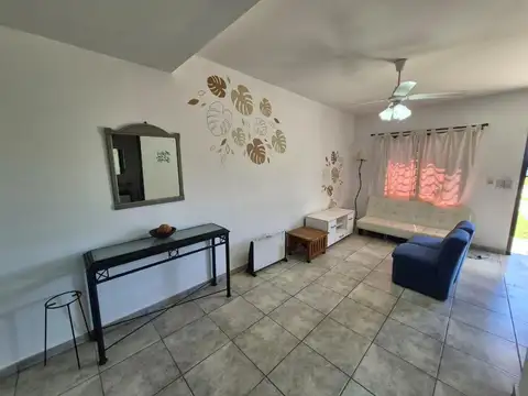 Casa 3 ambientes con 2 baños