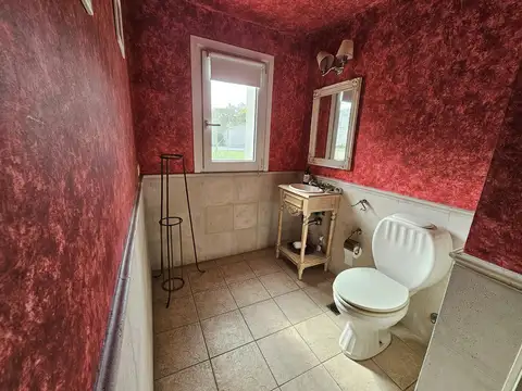 Casa 6 ambientes con 5 baños