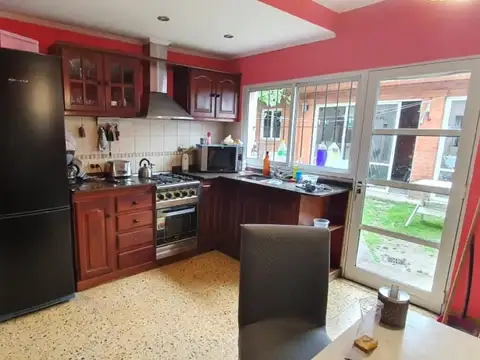 Casa 3 ambientes con 2 baños