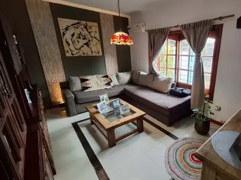 CASA 4 AMBIENTES VENTA GLEW CON PILETA LOTE 580 M