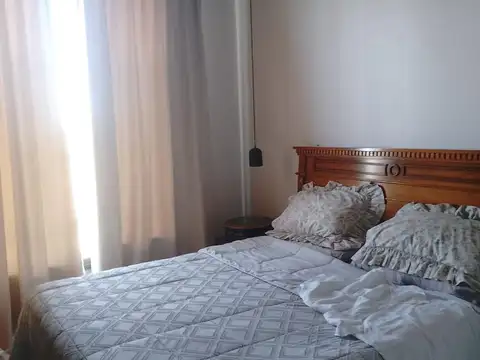 Casa en Alquiler con 4 cocheras