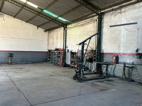 Galpon en Venta en Zona Este, USD 198.000