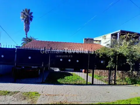 Casa de 3 ambientes con hermoso fondo, pileta y quincho en Ituzaingó Norte
