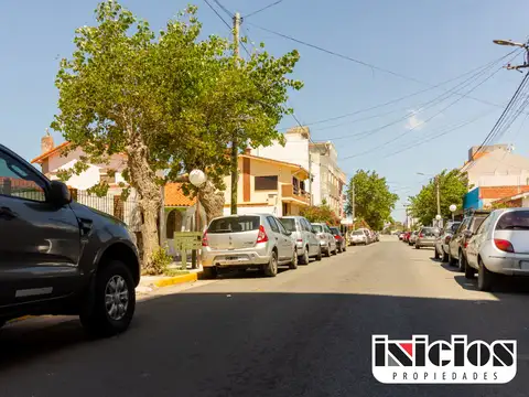 Cochera en pleno Centro - C924