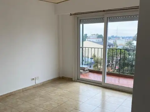 Departamento en Alquiler en Villa Ballester, $ 500.000
