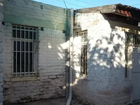 Casa 4 ambientes con 1 baño